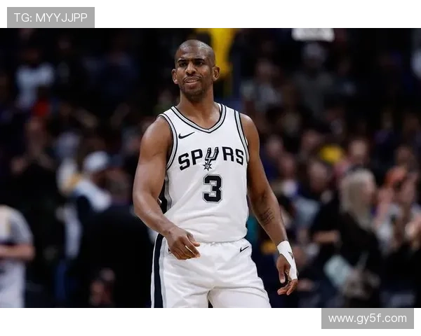 保罗适应快船角色变化努力实现生活与篮球的完美平衡